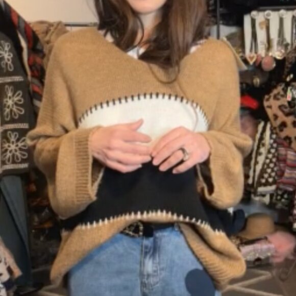 MADE IN ITALY Stylish Camel and Black Women's Sweater - Picture 1 of 1